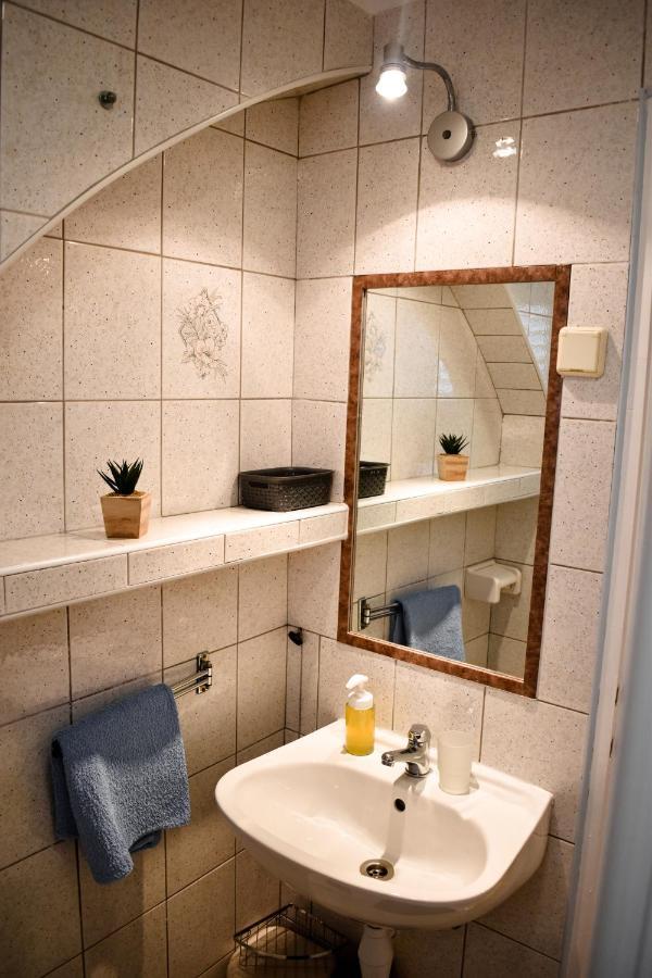 Apartmani Grguric Kornić Kültér fotó