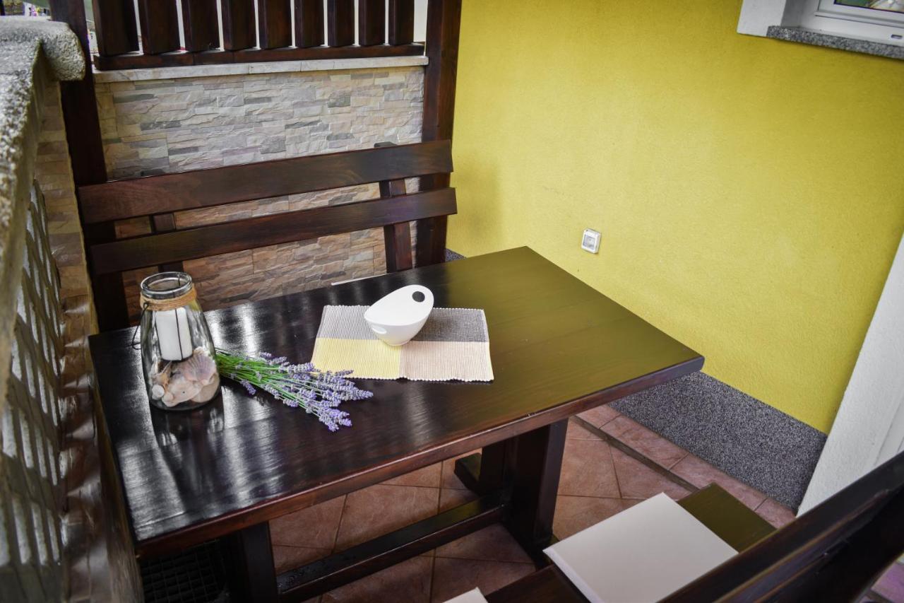 Apartmani Grguric Kornić Kültér fotó